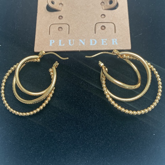 Plunder Triple Hoop Gold Earrings NWOT - Picture 5 of 6
